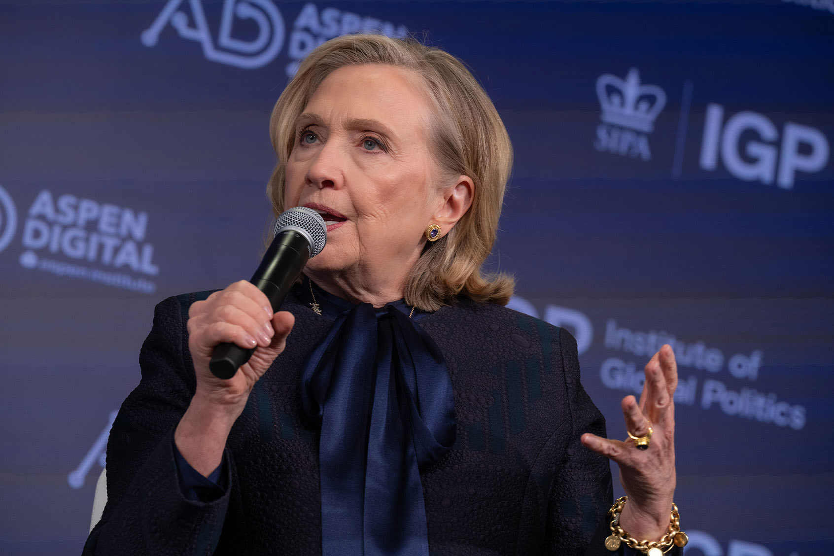 Hillary Clinton and top Democrats rally around Biden as media pushes drop out message