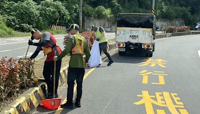 公車站牌「堆滿垃圾」丟臉到日本！中市環保局架2監視器：加強取締