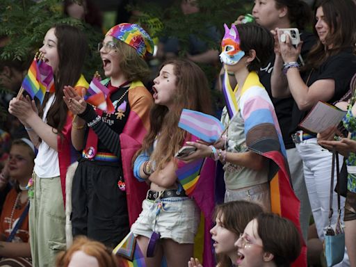 LGBTQ+ kids and teens find community in Twin Cities Pride’s first youth night