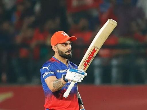 ‘How Many IPL Centuries Have You Scored?’ AB de Villiers Hits Back At Critics Questioning Virat Kohli’s Strike...