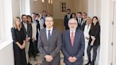 El Ministerio de Justicia condecora a los asesores jurídicos del Gobierno foral Francisco Negro y José Antonio Razquin
