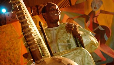 Toumani Diabaté, Malian Master of the Kora, Is Dead at 58