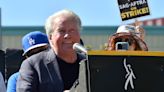 Martin Sheen addresses strikers on actors union Day of National Solidarity