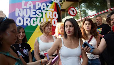 Irene Montero pide la destitución de la directora del Instituto de las Mujeres, acusada de recibir contratos del PSOE por puntos violetas
