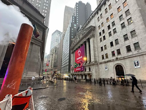Stock market today: Wall Street's lull stretches to a second day as indexes finish mixed