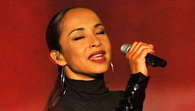 Great Outfits in Fashion History: Sade's O2 'Catsuit'