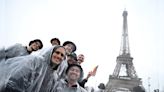 Rainy Paris Olympics Parade Dampens Many Spectators' Spirits | Olympics News
