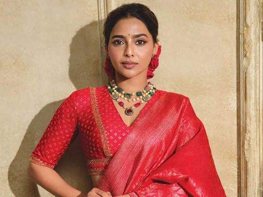 My City My Navratri: I associate red with power, says Aishwarya Lekshmi | Tamil Movie News - Times of India