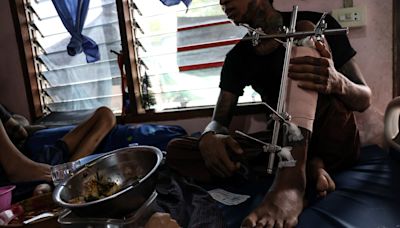La vida en una clínica clandestina para combatientes de la resistencia de Myanmar