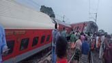 Two Killed, 20 Injured as 18 Coaches of Mumbai-Howrah Mail Derail in Jharkhand | Live Updates