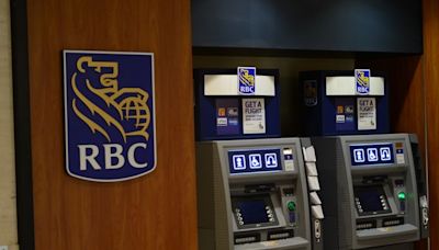 Royal Bank of Canada (TSE:RY) Will Pay A Larger Dividend Than Last Year At CA$1.42