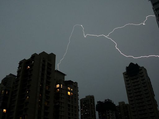 Mumbai Weather Update: Light Rains Expected; City To Experience Good Air Quality Throughout The Day