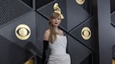 Taylor Swift también arrasó en la alfombra roja de los Grammy con un vestido corsé