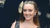 See how Billie Lourd honored mom Carrie Fisher with her Walk of Fame dress