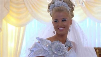 Traveller teen marries own cousin in huge wedding with 73 best men and entire town invited