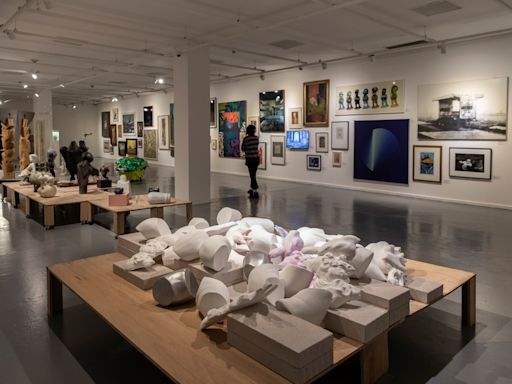 Mientras sigue en obras, el Palais de Glace muestra sus joyas en el Centro Cultural Borges