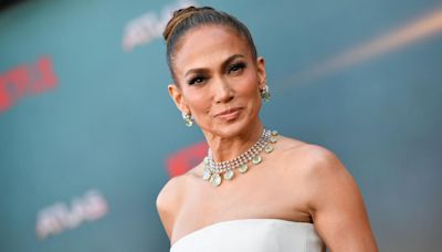 Jennifer Lopez stuns in a 165-carat emerald and diamond necklace by Manish Malhotra for ’Atlas’ premiere