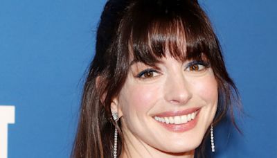 Anne Hathaway Talks Her Goal of Performing on Broadway in New Interview