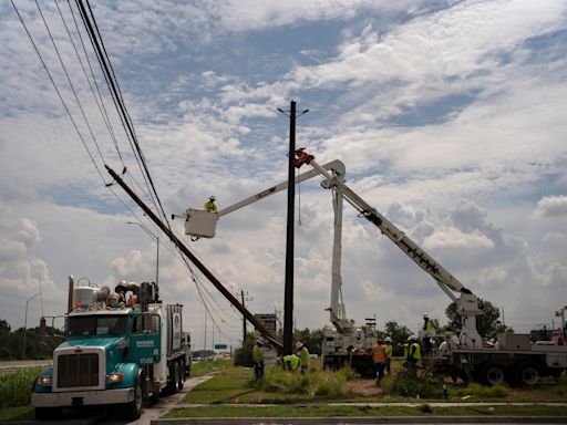 Days after Beryl, oppressive heat and no power for more than 500k in Texas