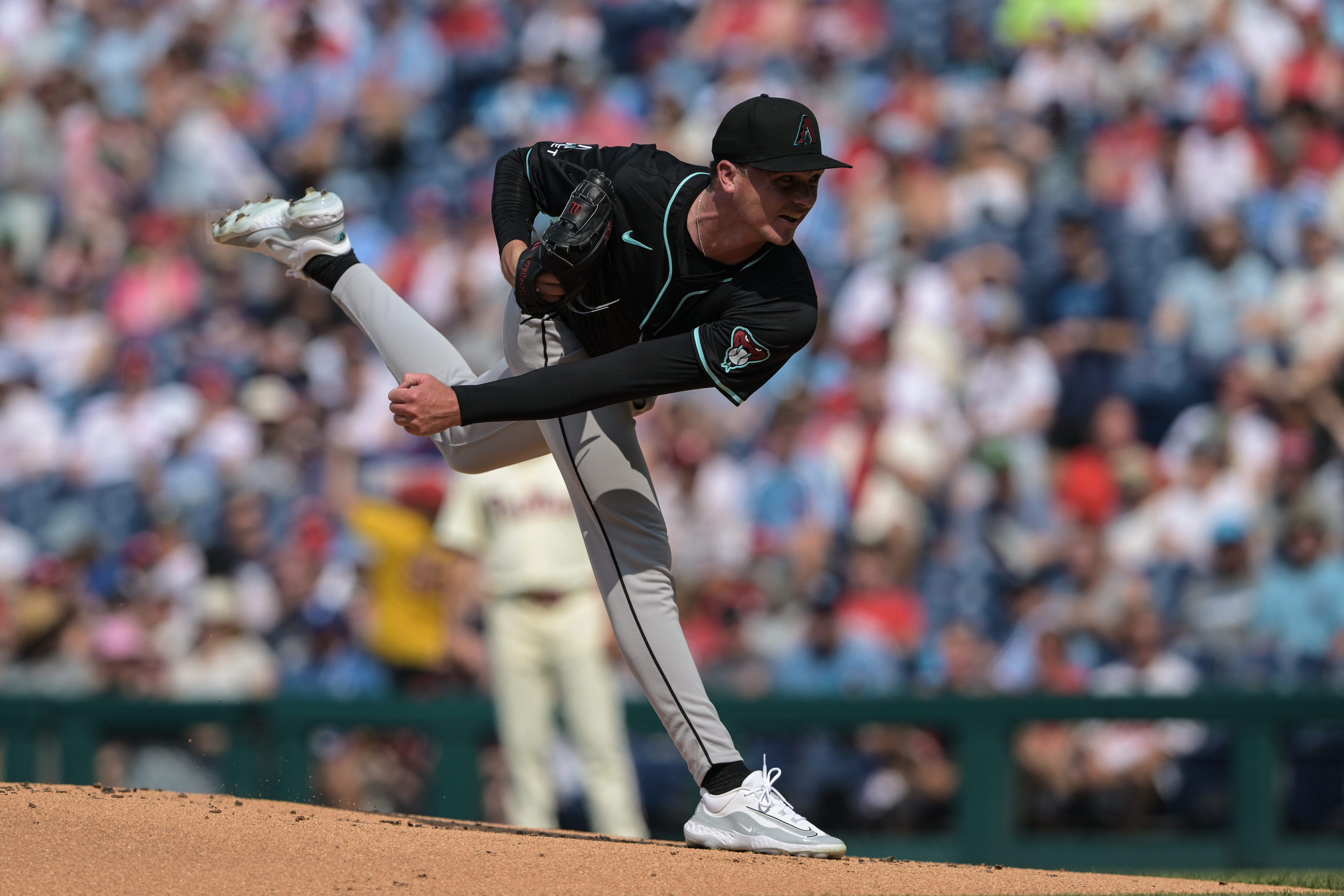 Diamondbacks updates: Phillies grab early lead in series finale