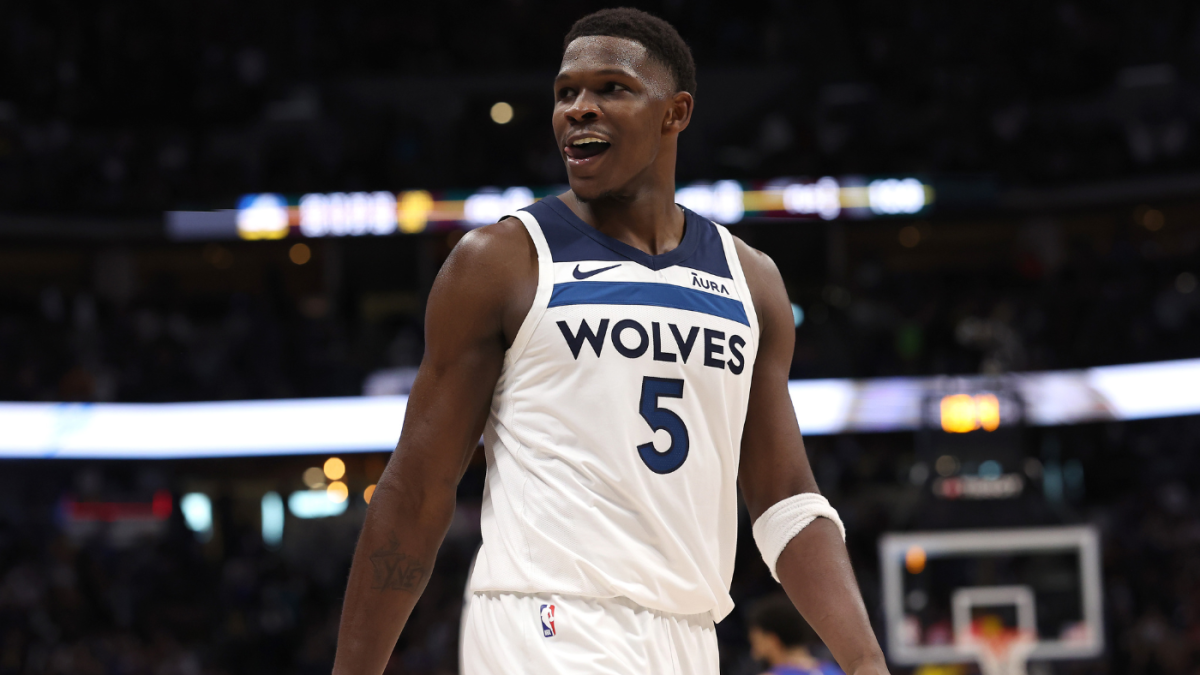 NBA playoffs scores, takeaways: Wolves hold off Nuggets to take Game 1 of Western Conference second round