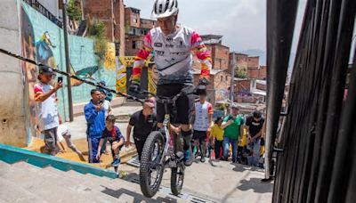 Deportista extremo colombiano subió 223 escalones en Comuna 13 de Medellín
