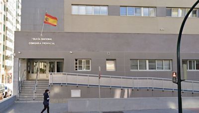 Detenido en Cádiz un "francotirador" por disparar a la Comisaría de Policía: solo causó daños