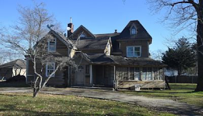 Shutt House can be torn down, Islip says, as plans afoot for digital replica of historic building