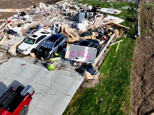 Brote de tornados en Oklahoma causa llamados a resguardarse mientras la amenaza de fuertes tormentas continúa desde Missouri hasta Texas