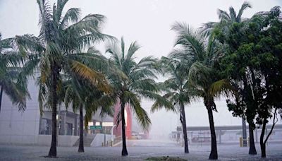 Airports Close, Hundreds of Flights Canceled as Hurricane Helene Barrels Toward Florida