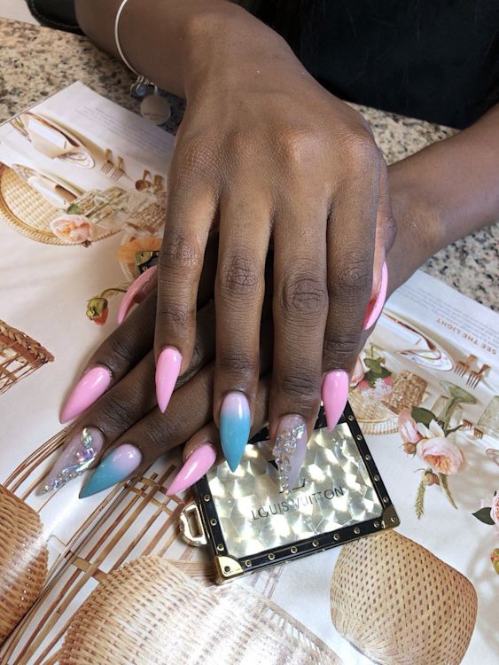 Victory nails - Acrylic nails with LV nails designs by