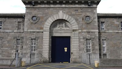 Mountjoy Prison officer 'in agony' after suffering broken leg in inmate attack