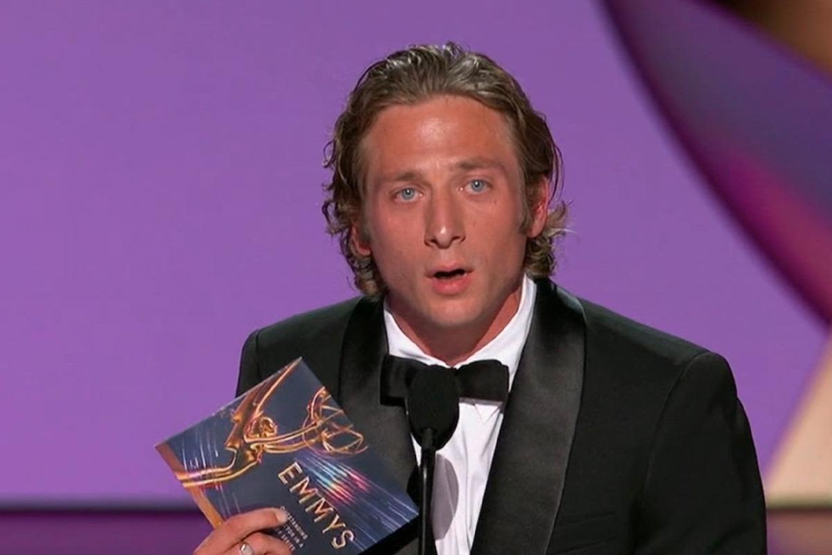 Why was Jeremy Allen White censored at the Emmys?