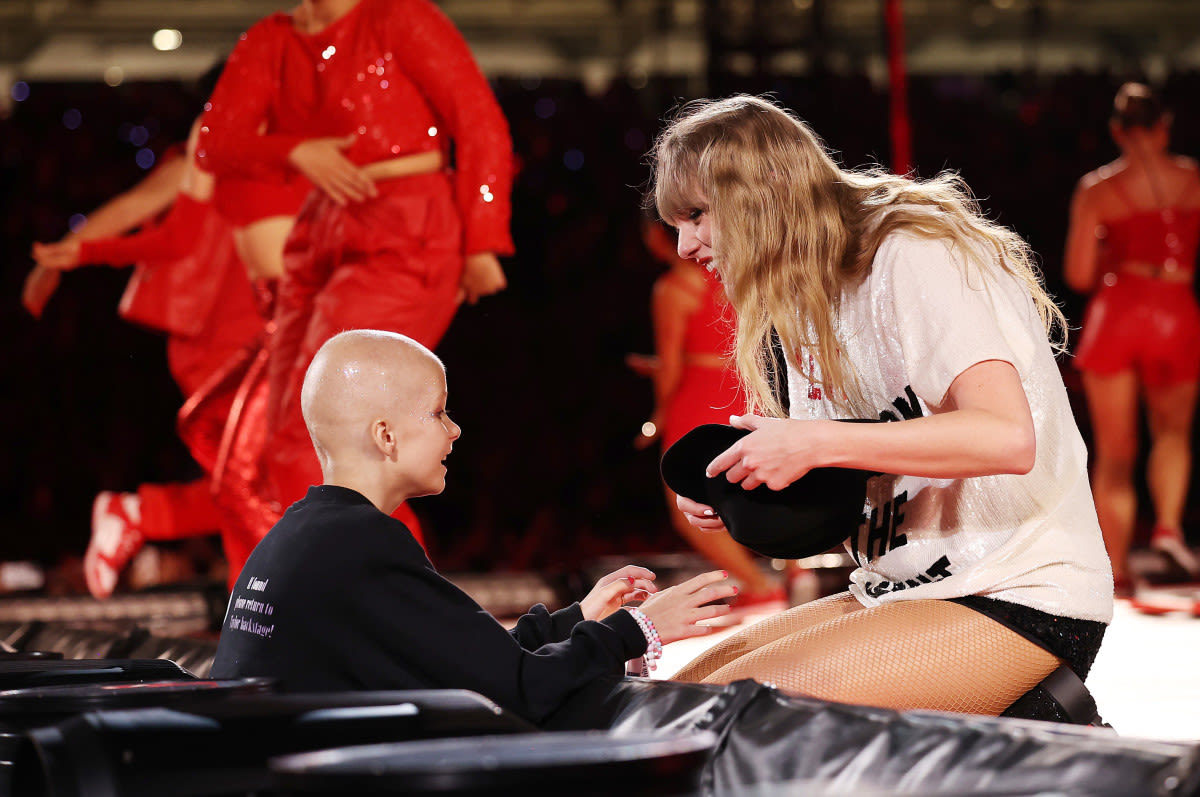 Taylor Swift Fans Mourn the Death of 9-Year-Old Cancer Patient Who Received '22' Hat