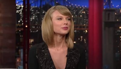 Taylor Swift Was Visibly Emotional Over The Audience's Reaction To Her Intro On The Late Show With David Letterman