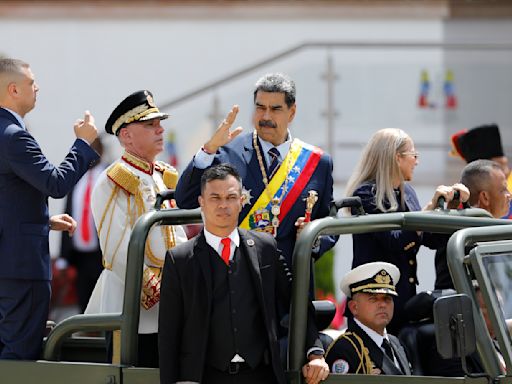 Maduro busca apuntalar el apoyo de los militares antes de una reñida elección presidencial