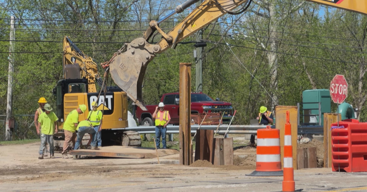 Metro Detroit township official discovers road collapsing