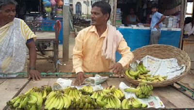 Mumbai's Illegal Hawkers: Women Fear For Safety, Dadar Shelter Construction Halts; Bombay HC Raps Police & BMC