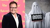 Alan Carr Reveals That Time He Was Outed By A Ghost