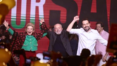 Ao lado de Lula, Guilherme Boulos, do PSOL, lança candidatura à Prefeitura de São Paulo