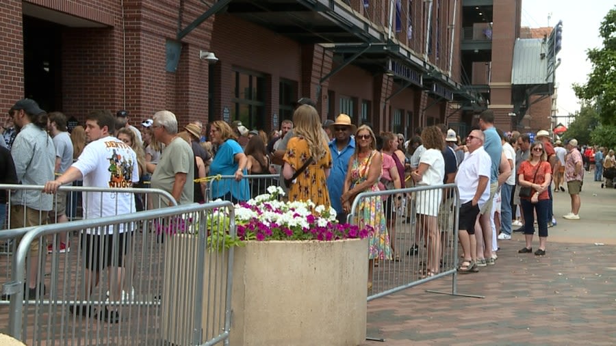 Thousands brave heat for Billy Joel concert at Coors Field