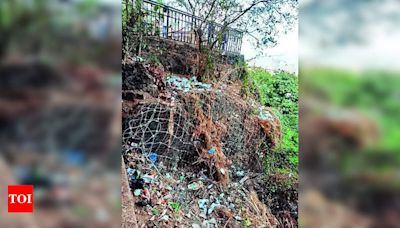 Residents Complain About Littering at Kamala Nehru Park, Call for Increased Security Measures | Mumbai News - Times of India