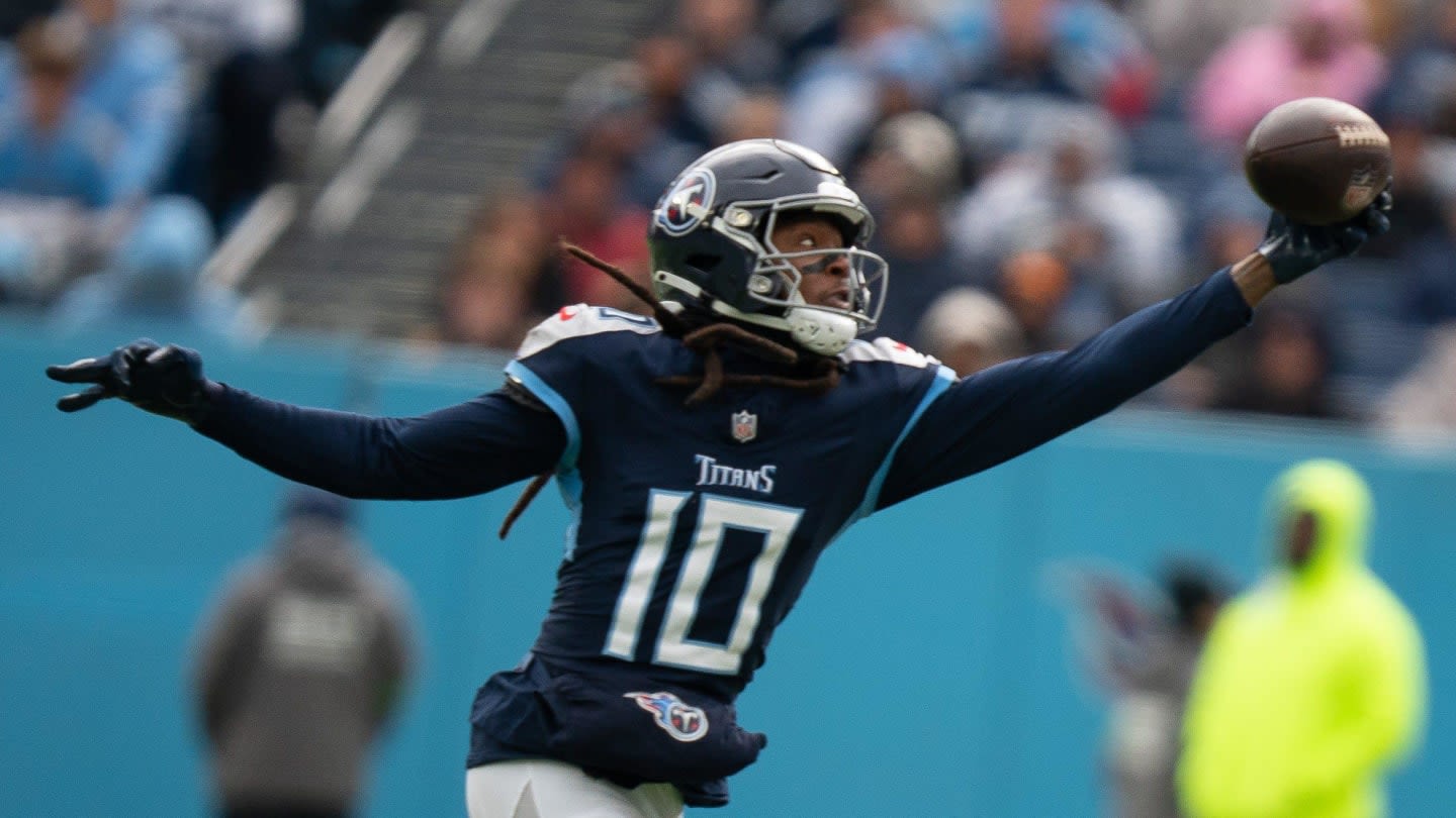 Titans WR DeAndre Hopkins to Miss Time Due to Knee Injury, per Report