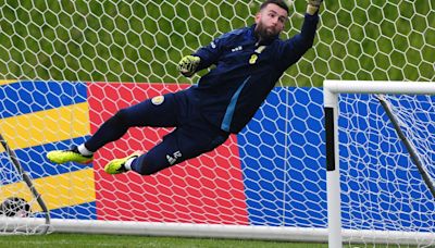 Goalkeeper Liam Kelly returns to Rangers after agreeing two-year deal