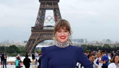 Kelly Clarkson Looks Absolutely Stunning in a Sparkling Blue Mini Dress at the Olympics Opening Ceremony