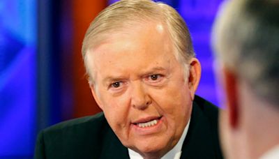 Lou Dobbs, pionero de las noticias por cable y comentarista conservador, muere a los 78 años