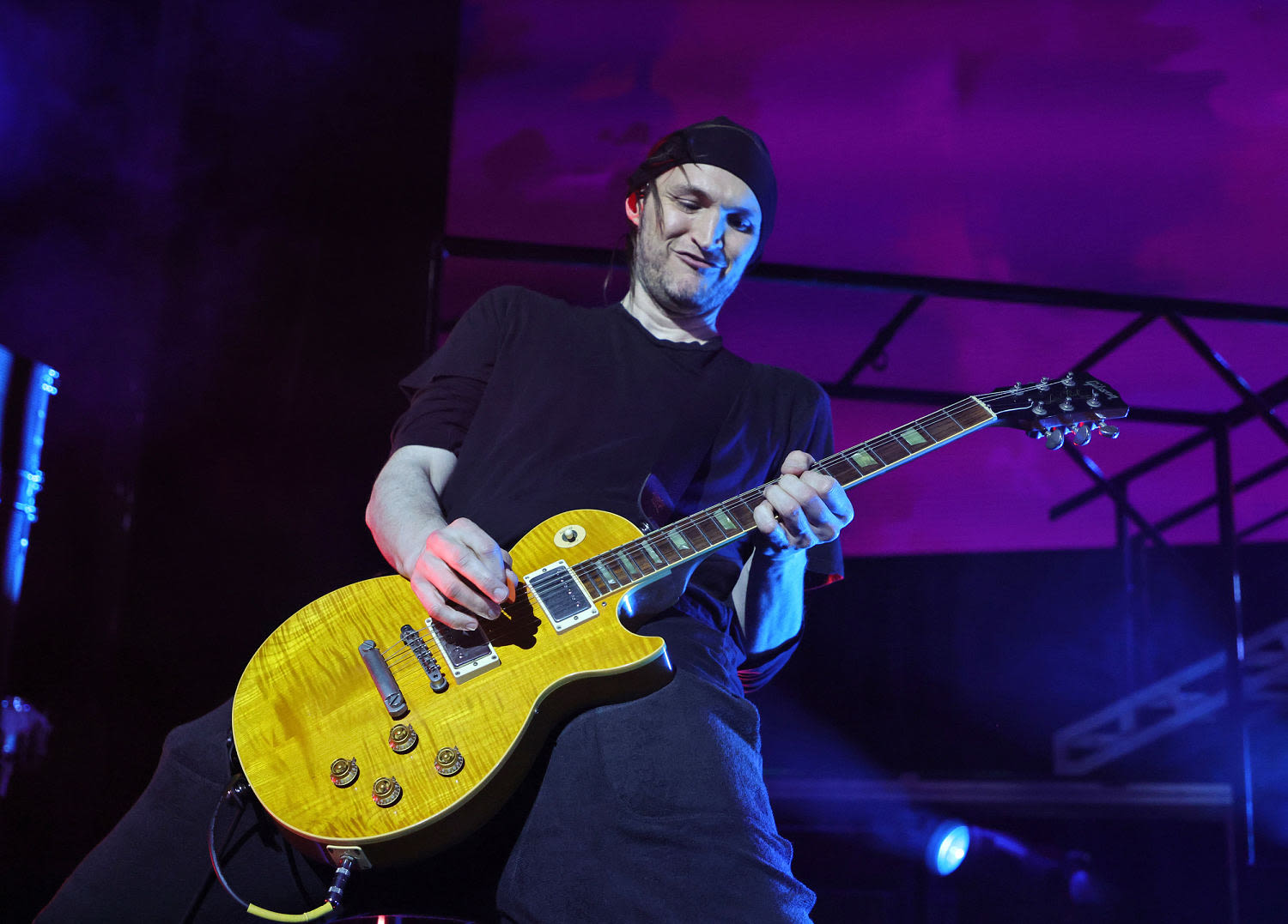 Josh Klinghoffer, Pearl Jam and Red Hot Chili Peppers guitarist, accused of distracted driving in pedestrian's death