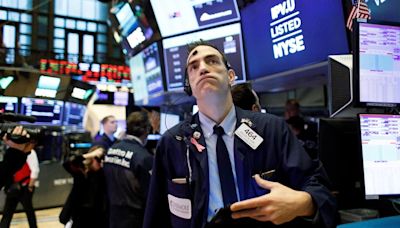 Wall Street abre en verde, inmune a la renuncia de Joe Biden