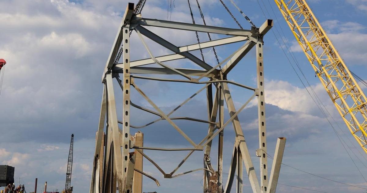 Final major steel truss from Key Bridge collapse blocking full federal channel removed