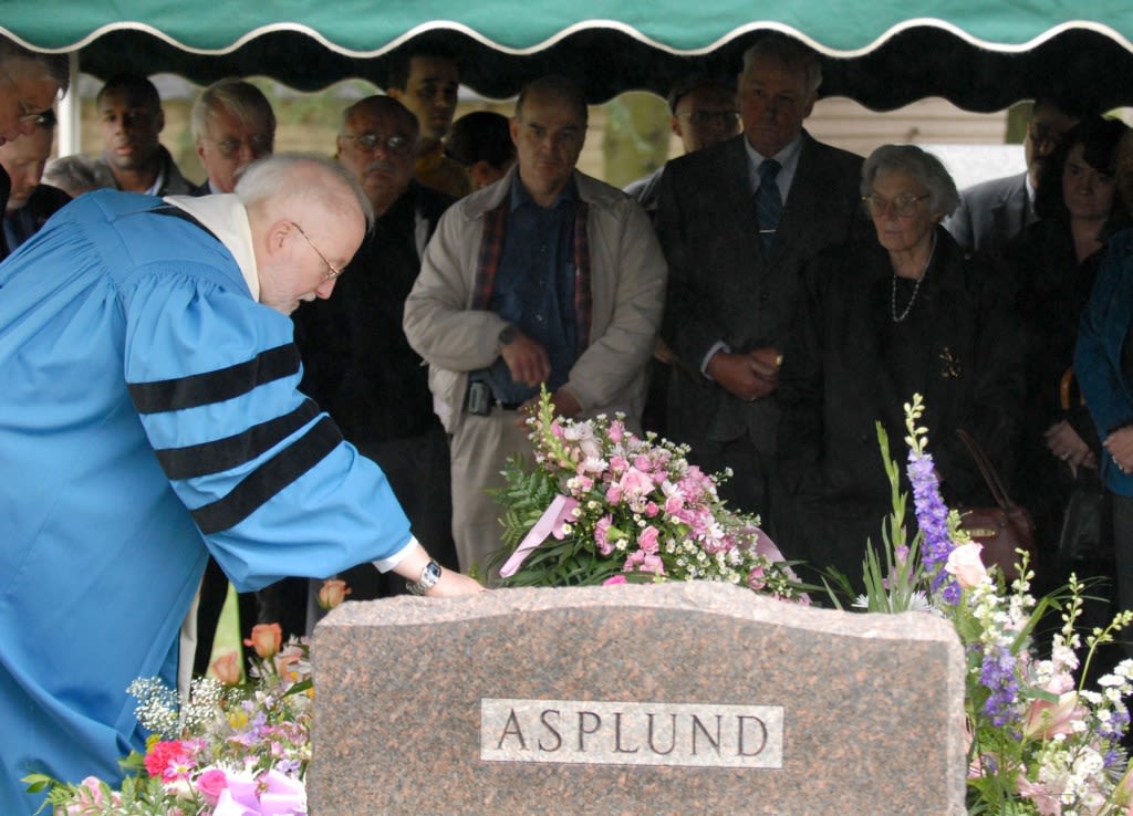 Today in History: Last American survivor of the Titanic dies